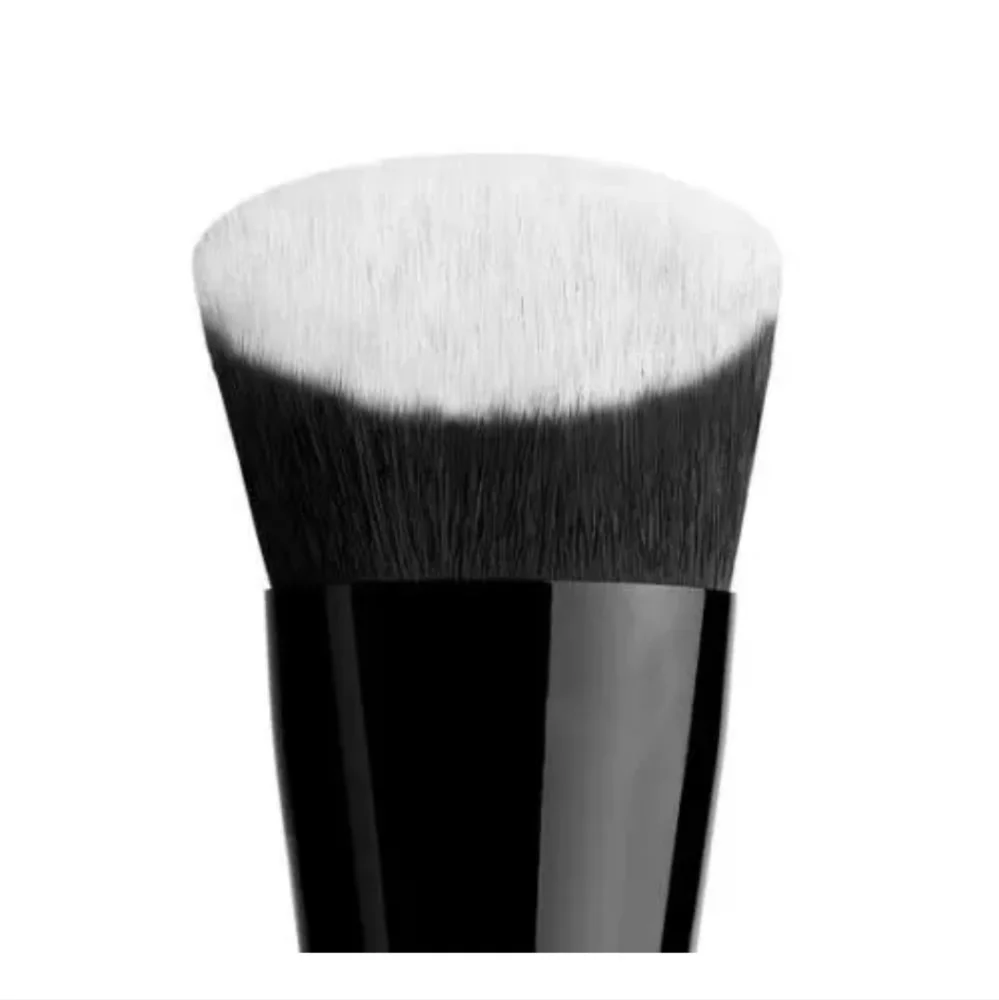 NIB KAT VON D Beauty, Lock It Edge Foundation Brush